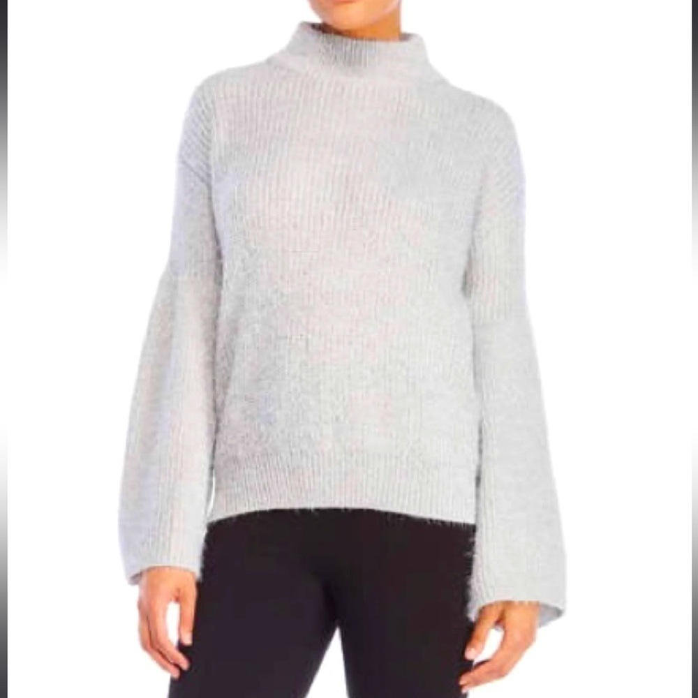 Boutique Vestique Grey Chunky Knit Fuzzy Mock Turtleneck‎ Sweater - Picture 1 of 6